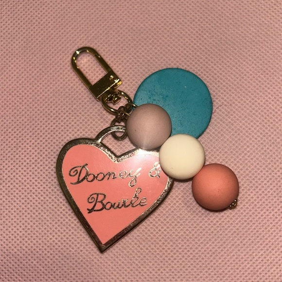 Dooney & Bourke Heart shape Bag Tag - Picture 1 of 3